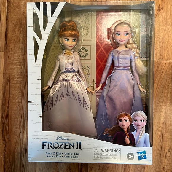 Frozen 2 Anna and Elsa Fashion Doll Set - Picture 1 of 3